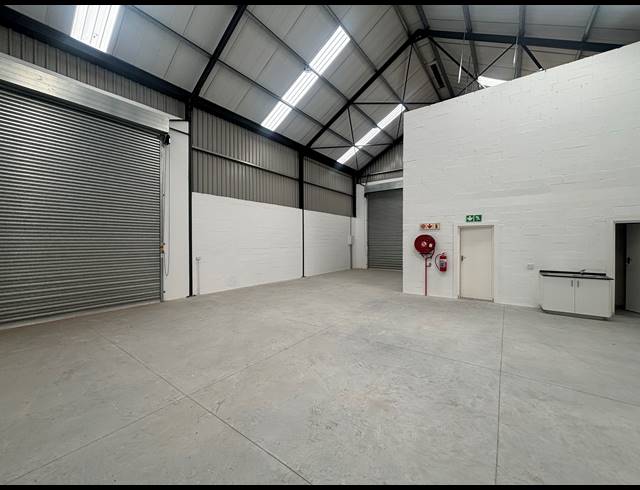 333M² WAREHOUSE TO LET IN FIRGROVE